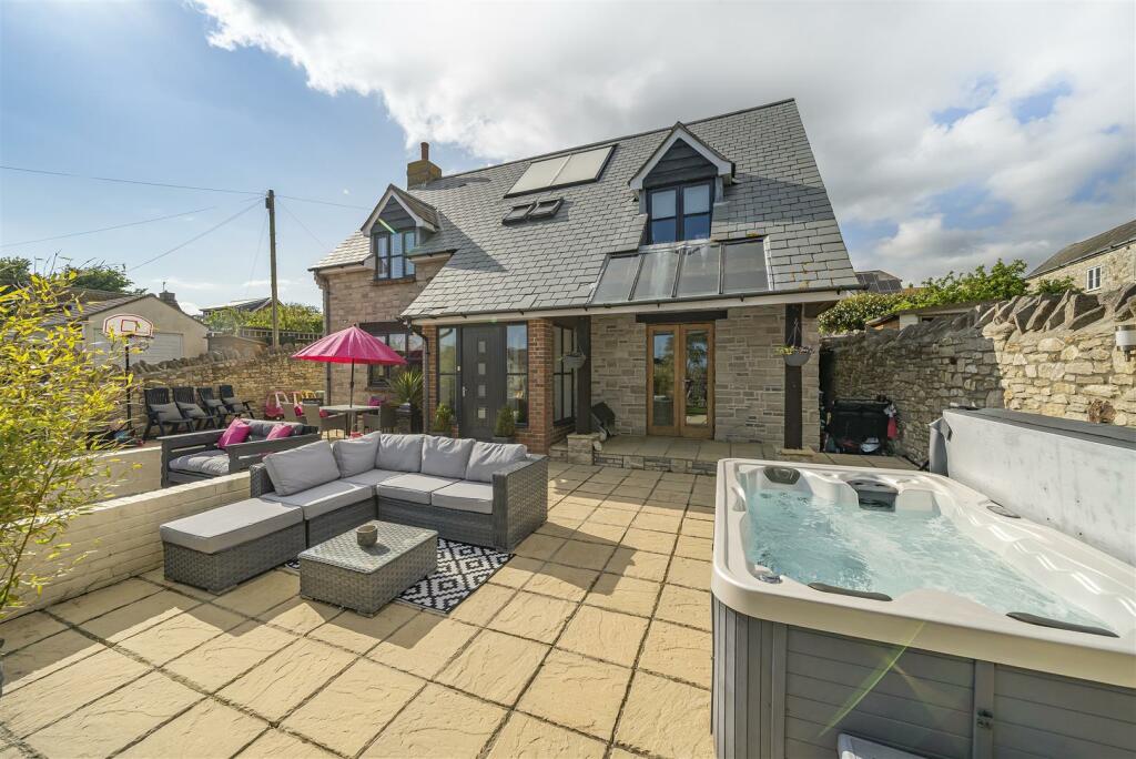 4 bedroom detached house for sale in Bryants Lane, Weymouth, DT4