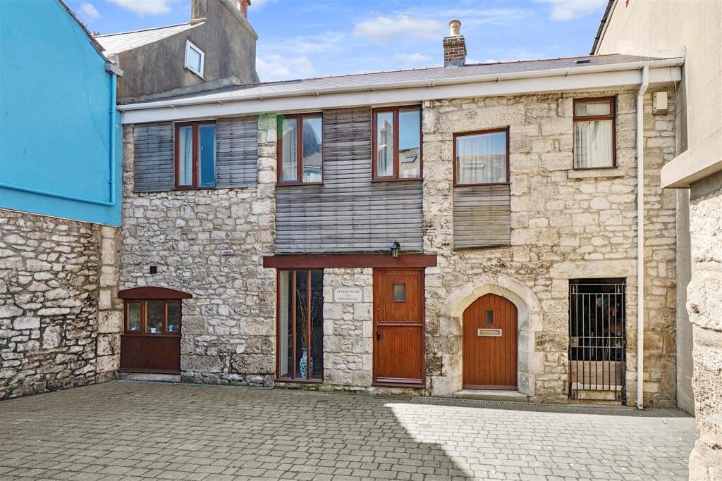 Main image of property: Fortuneswell, Portland