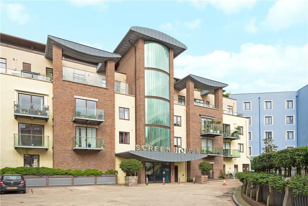 2 bedroom apartment for sale in Maumbury Gardens, Dorchester, Dorset, DT1