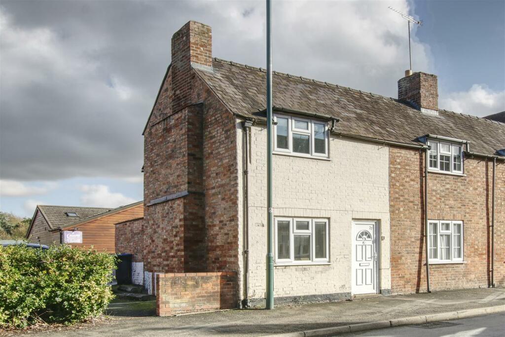 1 bedroom end of terrace house for sale in New Street, Shipstonon