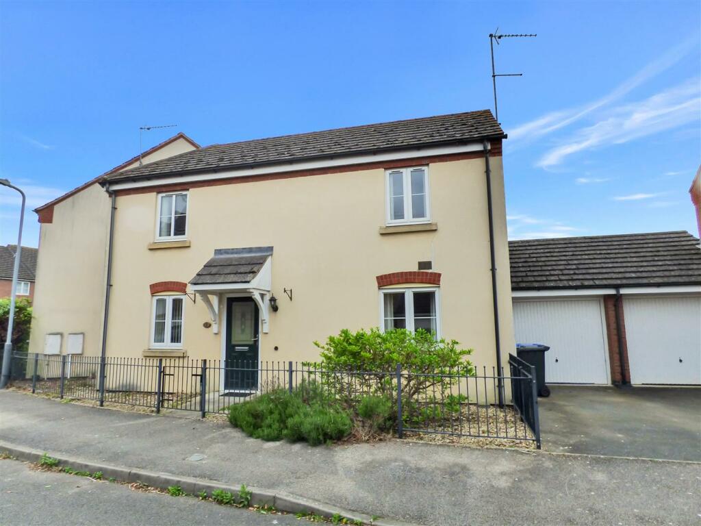 2 bedroom semidetached house for sale in Railway Crescent, Shipstonon