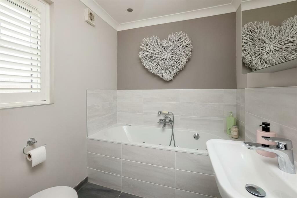 Additional property image - Signal Road, Shipston-on-Stour