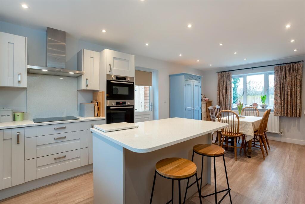Additional property image - Glen Close, Shipston-on-Stour