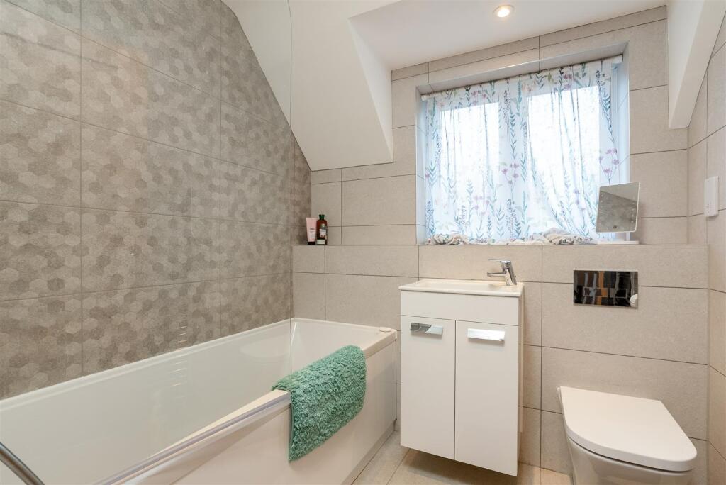 Additional property image - Glen Close, Shipston-on-Stour