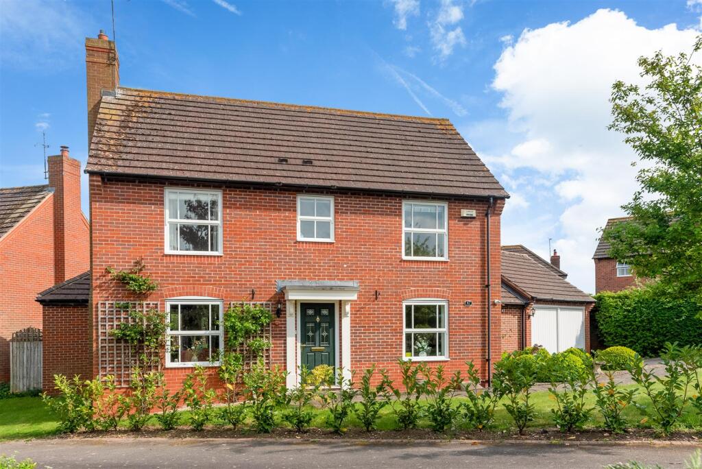 Main image of property: Hawthorn Way, Shipston-on-Stour