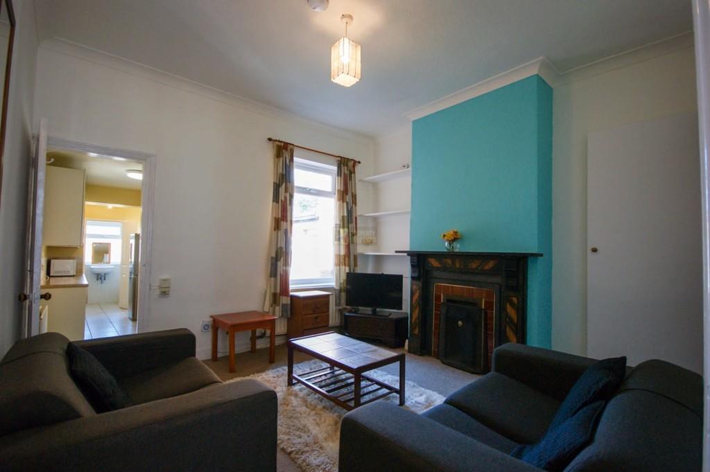 3 bedroom terraced house for rent in Croydon Road - 2 bath student property, B29