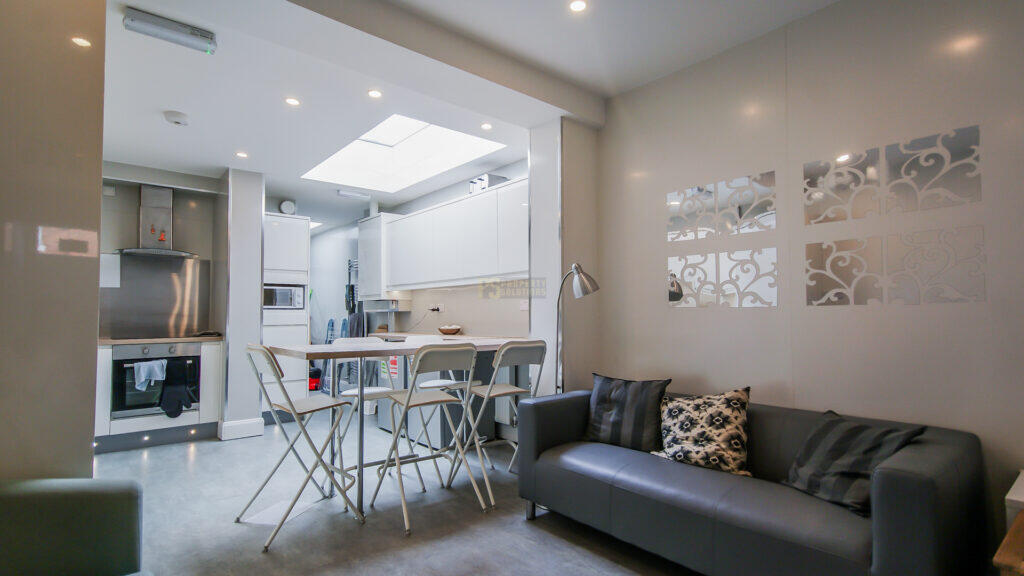 Main image of property: 19 Dawlish Road, Selly Oak, Birmingham, B29 7AF