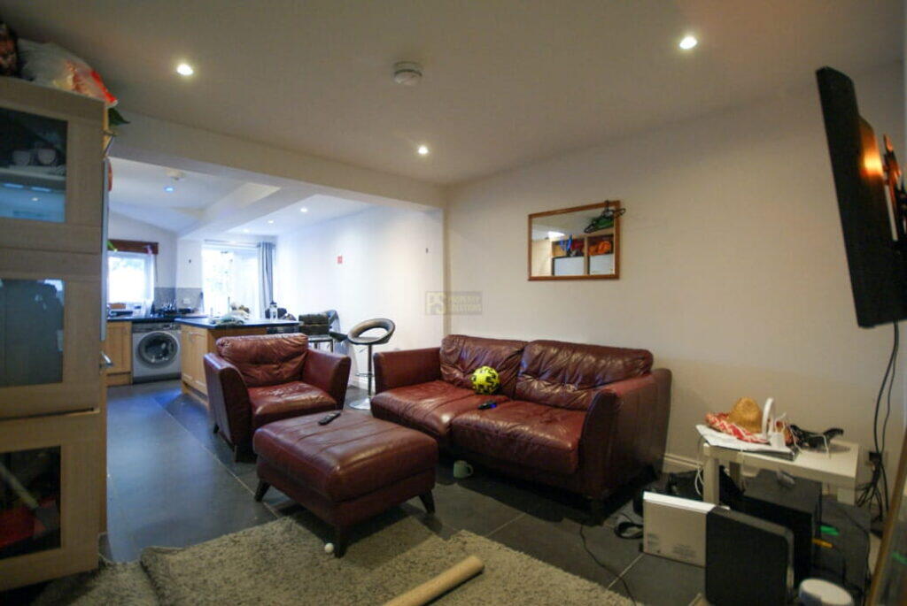 Main image of property: Heeley Road, Selly Oak, Birmingham, B29 6EJ