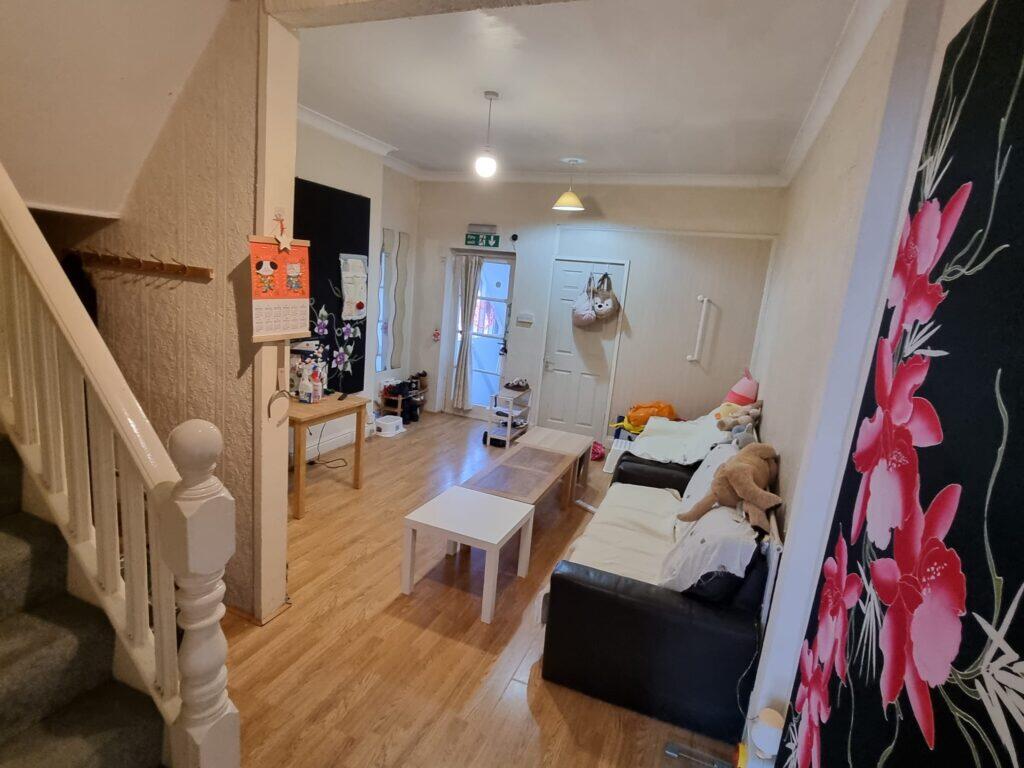 Main image of property: Flat, 531 Bristol Road