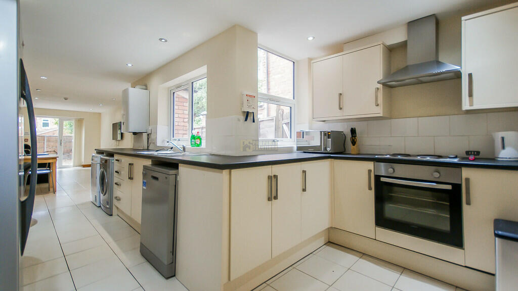 5 bedroom terraced house for rent in Tiverton Road, Selly Oak - student property, B29