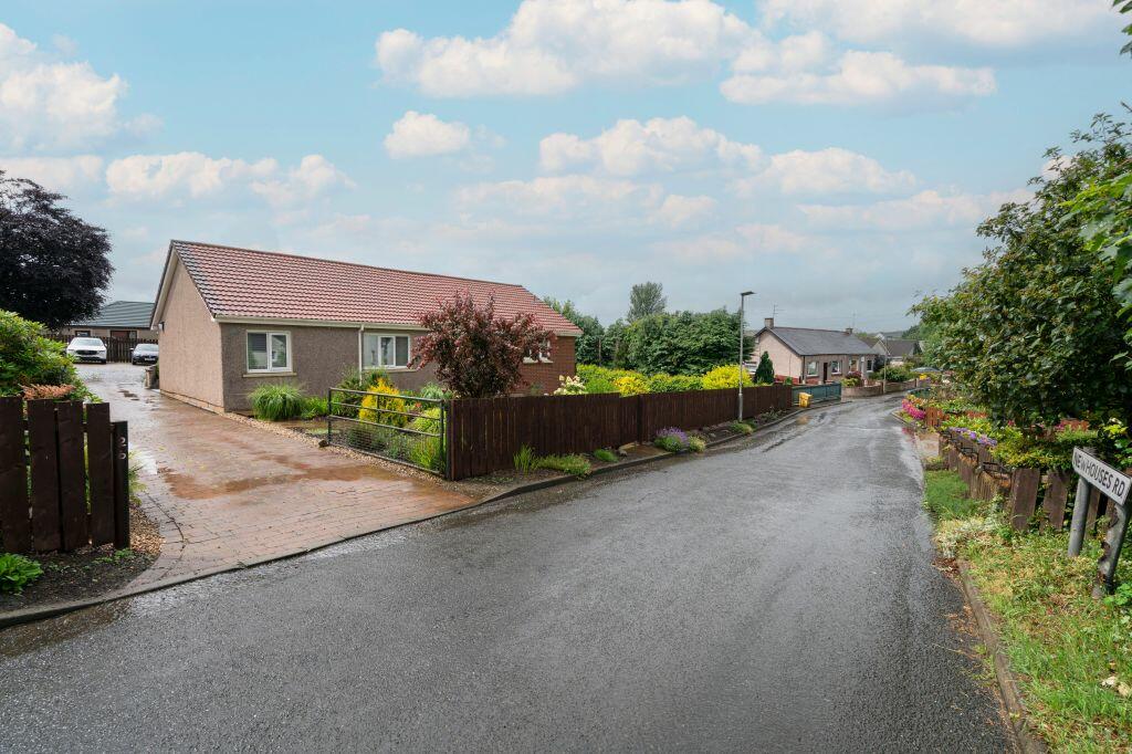 Main image of property: 26 Newhouses Road, Broxburn, EH52 5NZ