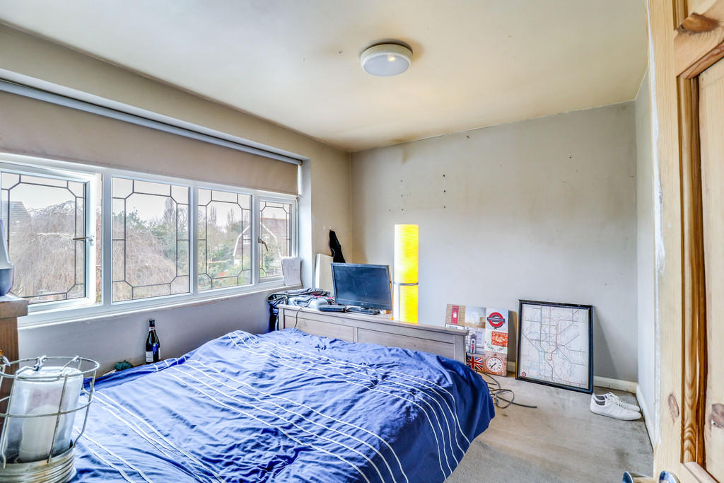 4 bedroom semidetached house for sale in Grassmere Road, Hornchurch, RM11