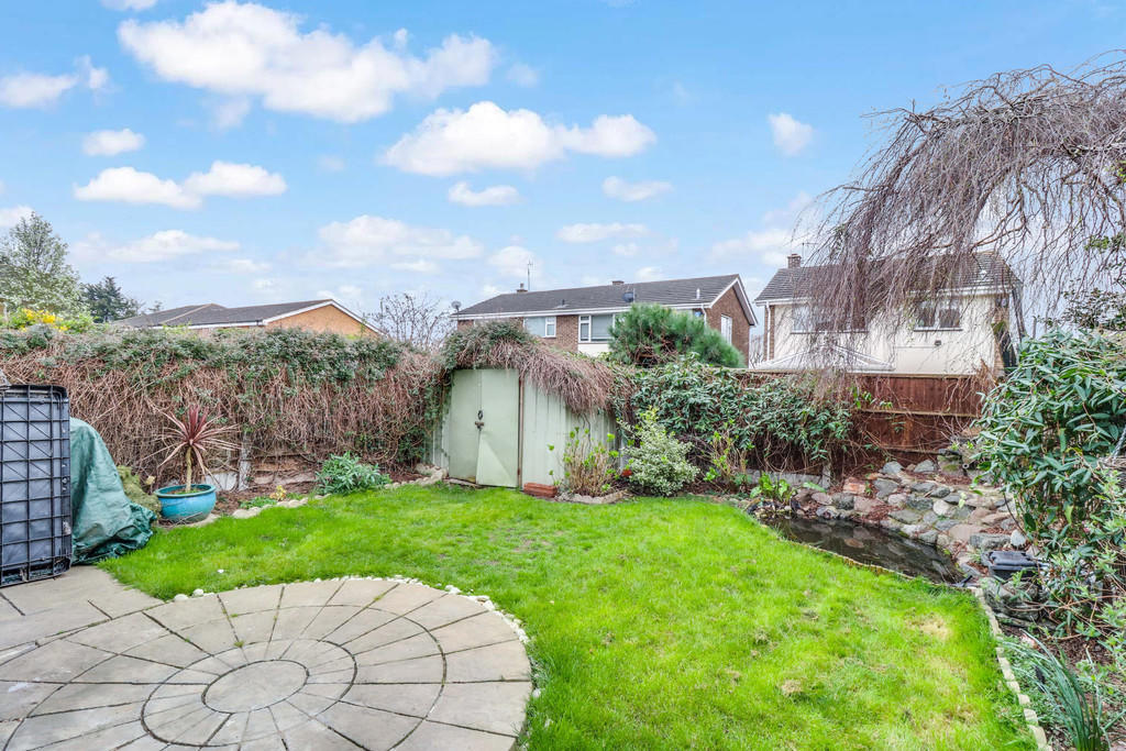 4 bedroom semidetached house for sale in Grassmere Road, Hornchurch, RM11