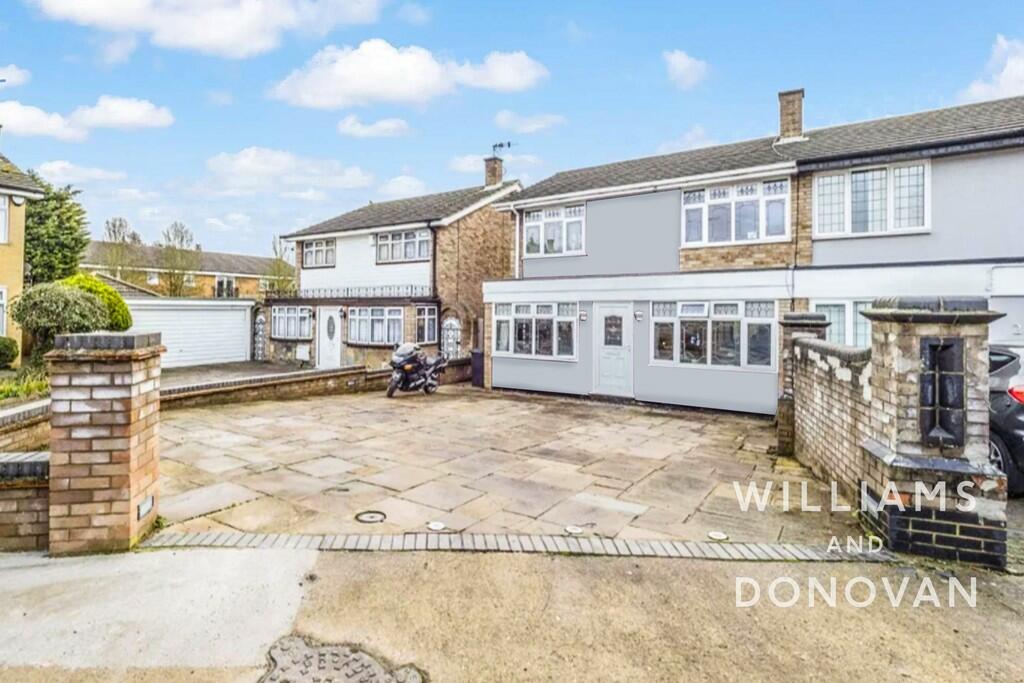 4 bedroom semidetached house for sale in Grassmere Road, Hornchurch, RM11