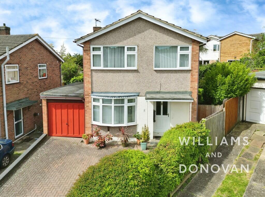 3 bedroom detached house for sale in The Rowlands, South Benfleet, SS7
