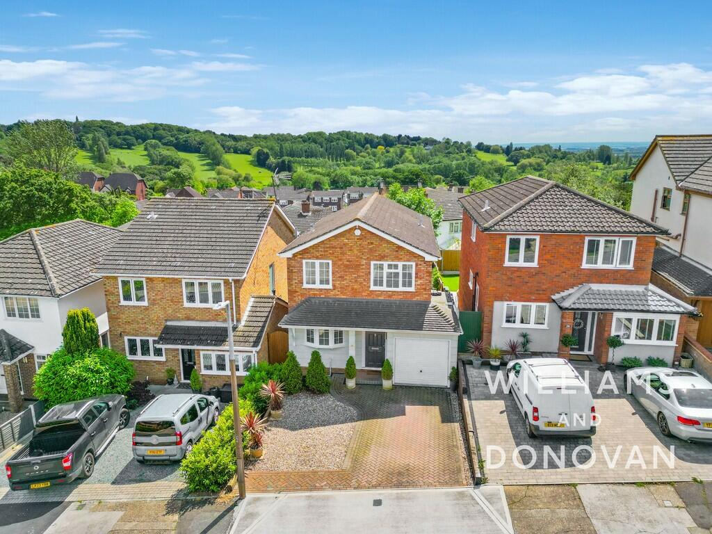 4 bedroom detached house for sale in Southwell Road, South Benfleet, SS7