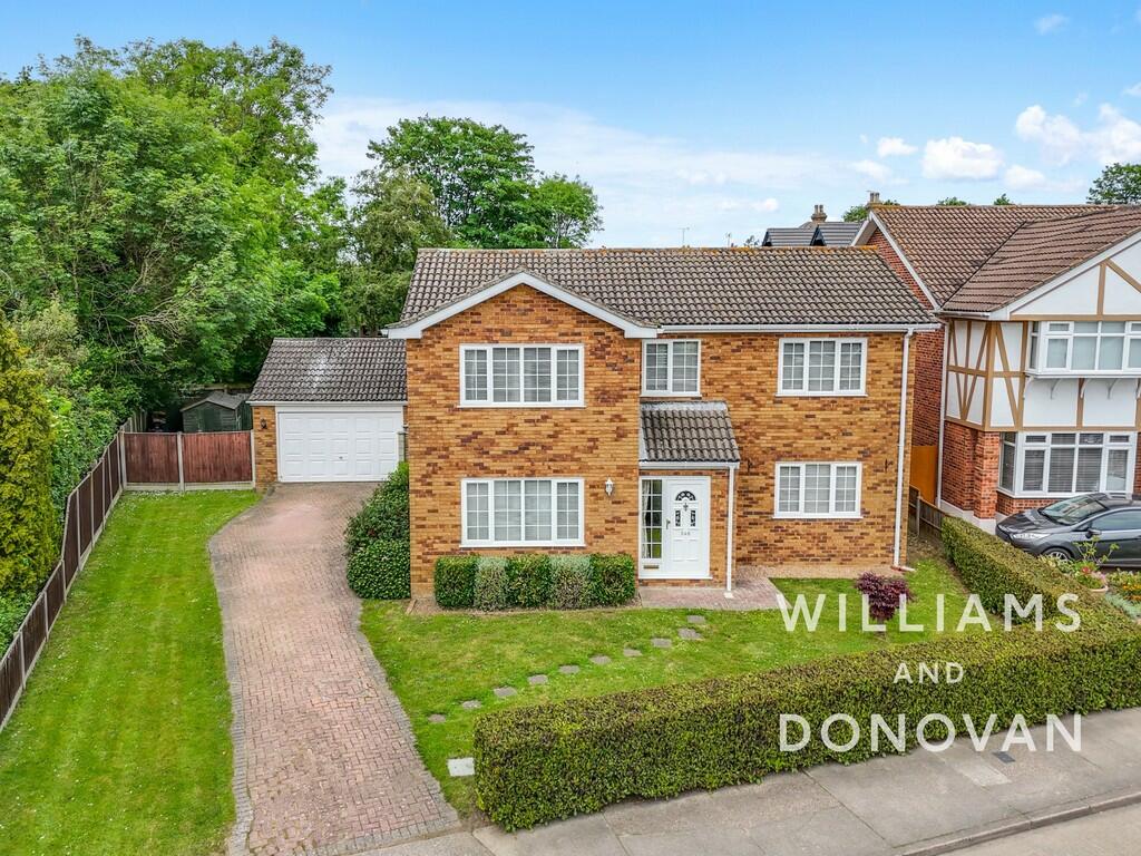 4 bedroom detached house for sale in The Chase, Thundersley, SS7