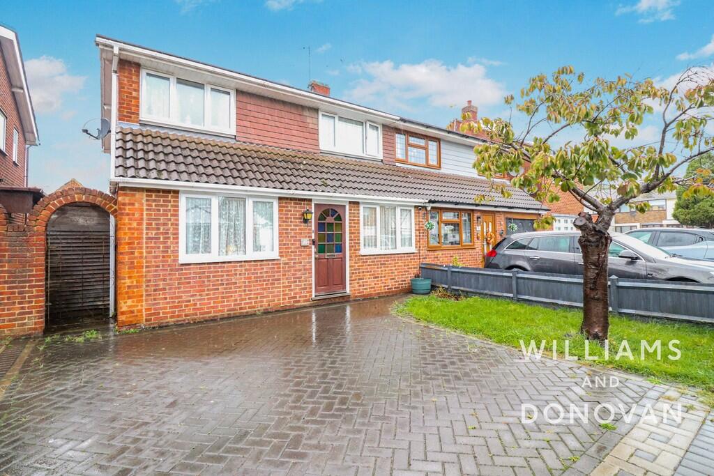 Main image of property: Oak Walk, Benfleet