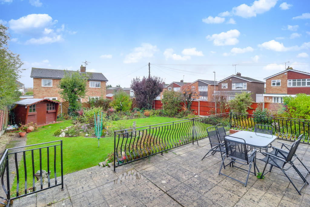 3 bedroom detached bungalow for sale in Rawreth Lane, Rayleigh, SS6