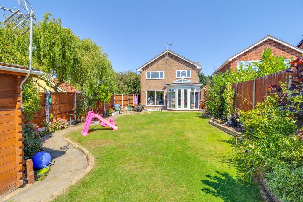 4 bedroom detached house for sale in Villa Road, South Benfleet, SS7