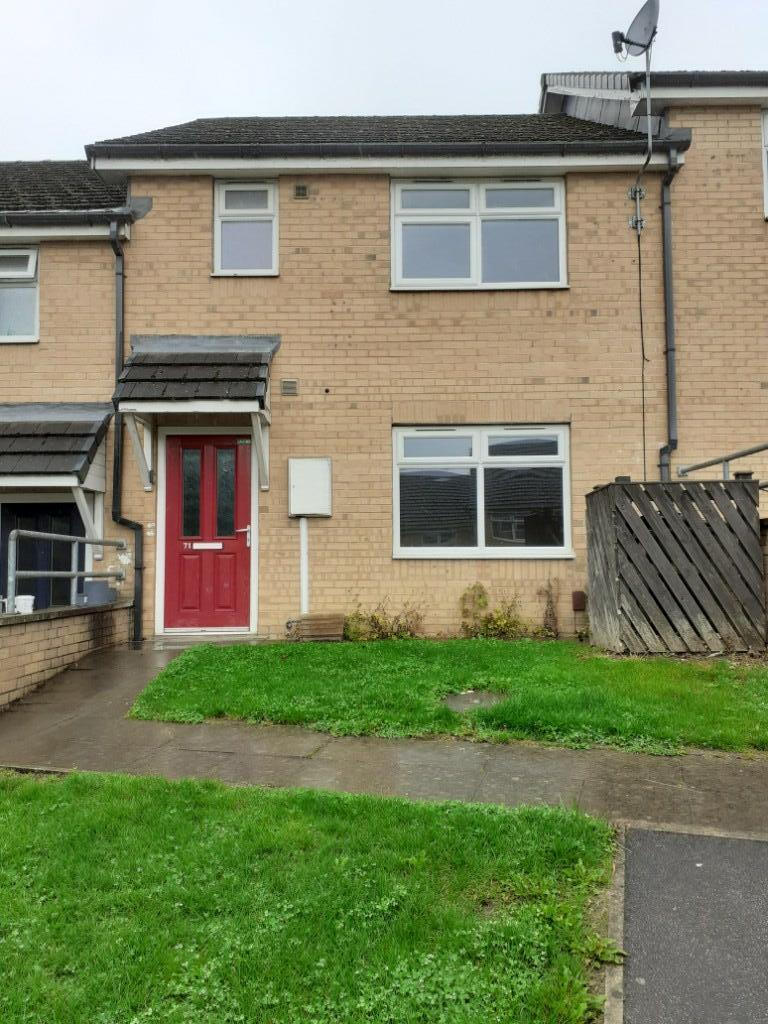 3 bedroom terraced house for rent in Rashcliffe Hill Road, Huddersfield, West Yorkshire, HD1