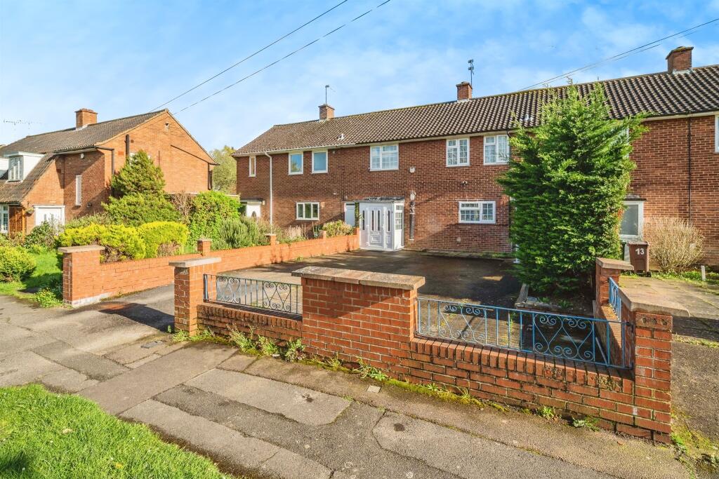 3 bedroom terraced house for sale in Telford Road, London Colney, St