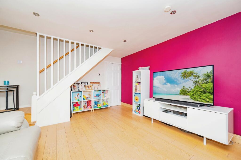 Additional property image - High Street, London Colney, St. Albans