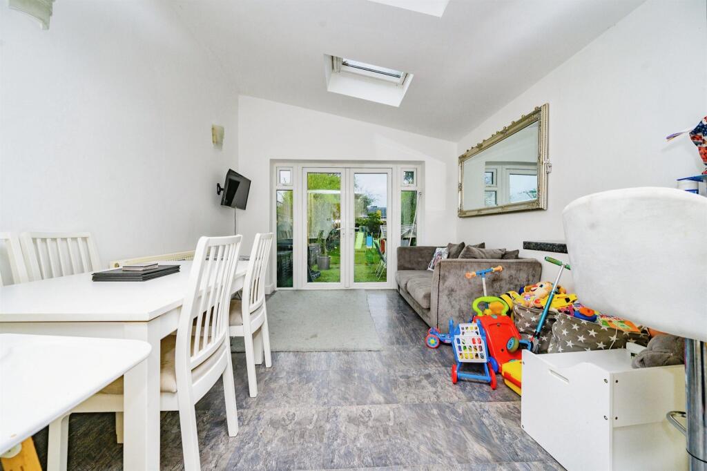 Additional property image - Hopkins Crescent, Sandridge, St. Albans