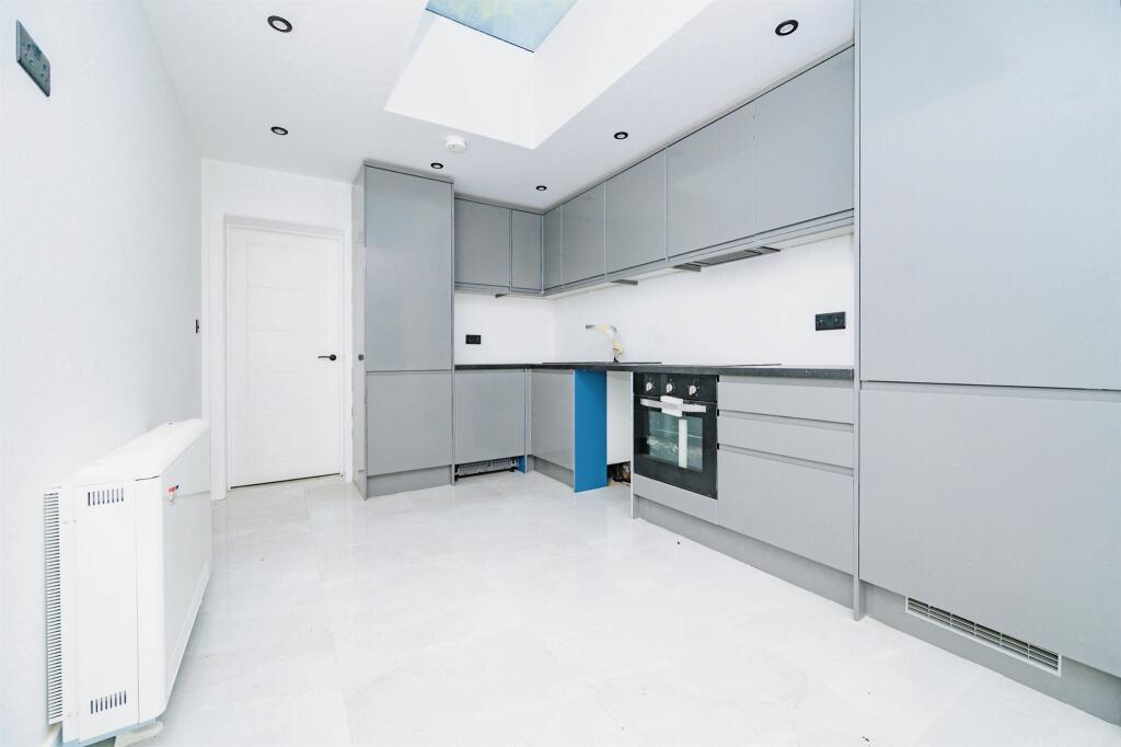 Main image of property: Park Street Lane, Park Street, St. Albans