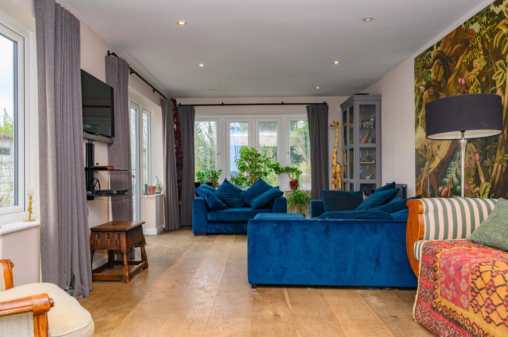 Additional property image - Radlett Road, Frogmore, St. Albans