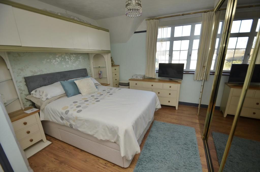 3 bedroom semidetached house for sale in Grange Road, Felixstowe, IP11