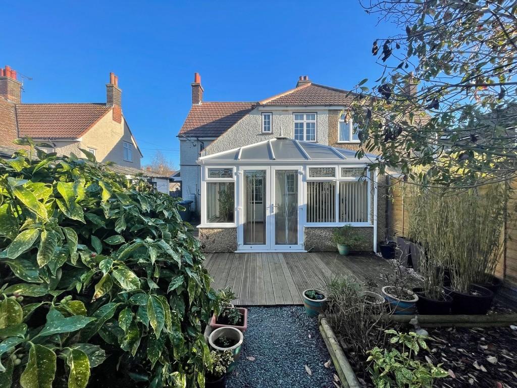 3 bedroom semidetached house for sale in Grange Road, Felixstowe, IP11