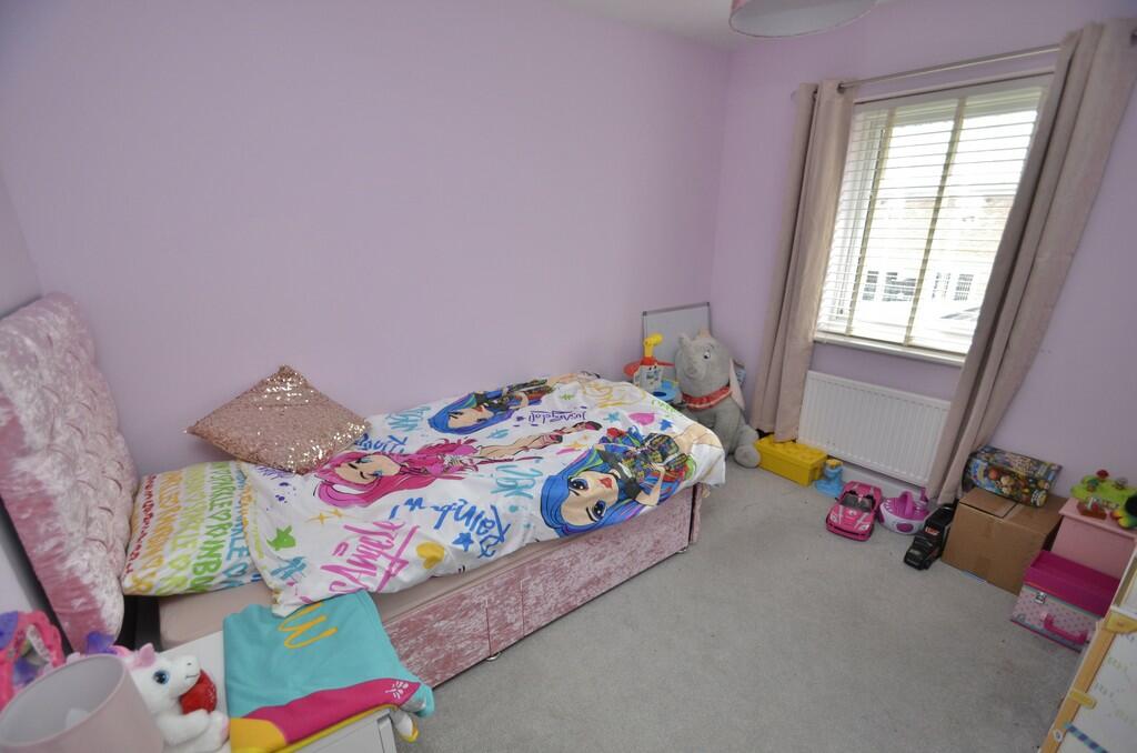 3 bedroom semidetached house for sale in Collett Road, Felixstowe, IP11