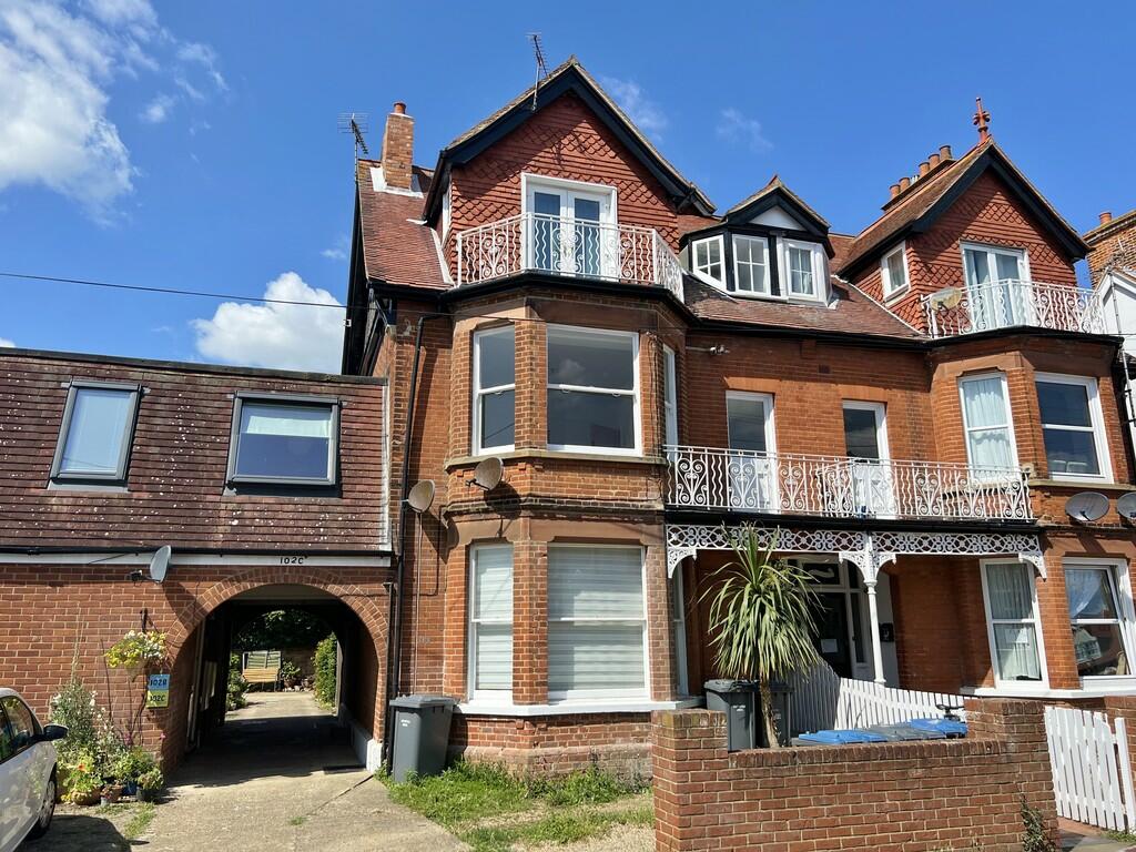 2 bedroom apartment for sale in Queens Road, Felixstowe, IP11