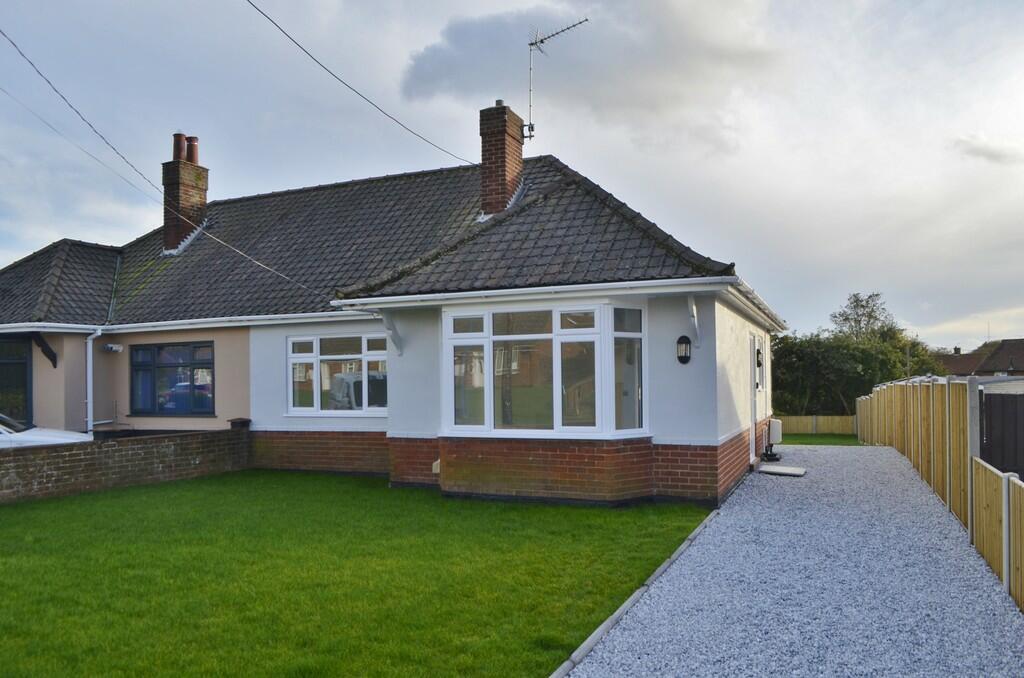 2 bedroom semidetached bungalow for sale in Mill Lane, Felixstowe, IP11