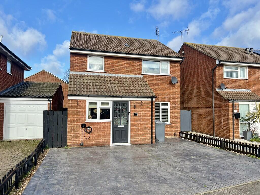 3 bedroom detached house for sale in Melford Way, Felixstowe, IP11