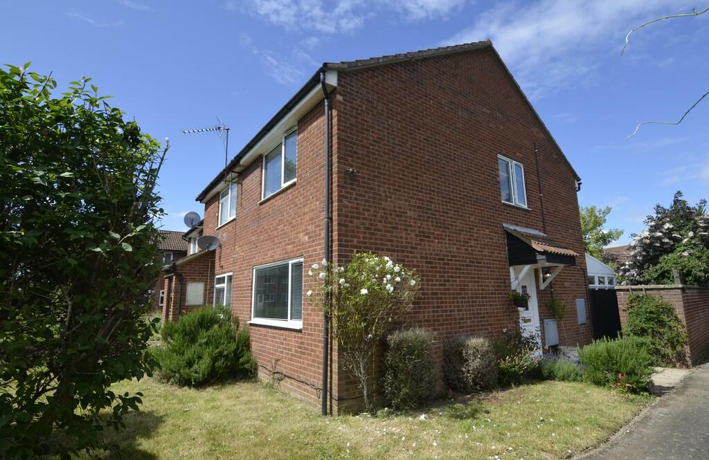 2 bedroom end of terrace house for sale in Meadow Close, Trimley St