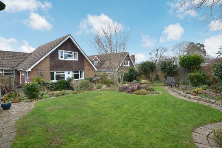 4 bedroom house for sale in The Millbank, Ifield, RH11