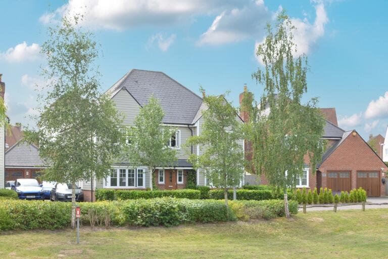 Main image of property: Kilnwood Close, Faygate, RH12