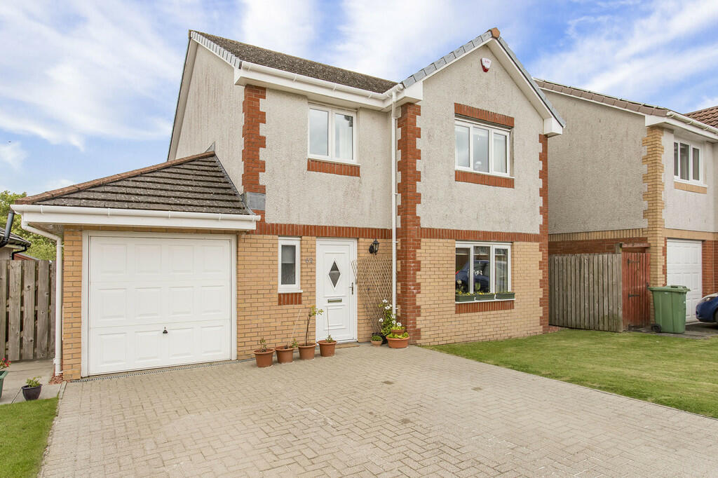 4 bedroom detached house for sale in Allison Gardens, Blackridge, EH48