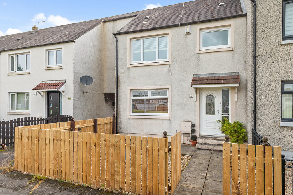 3 bedroom terraced house for sale in 44 Earn Court, Grangemouth, FK3