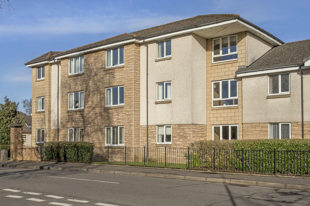 2 bedroom ground floor flat for sale in Bridgend Gardens, Bathgate, EH48