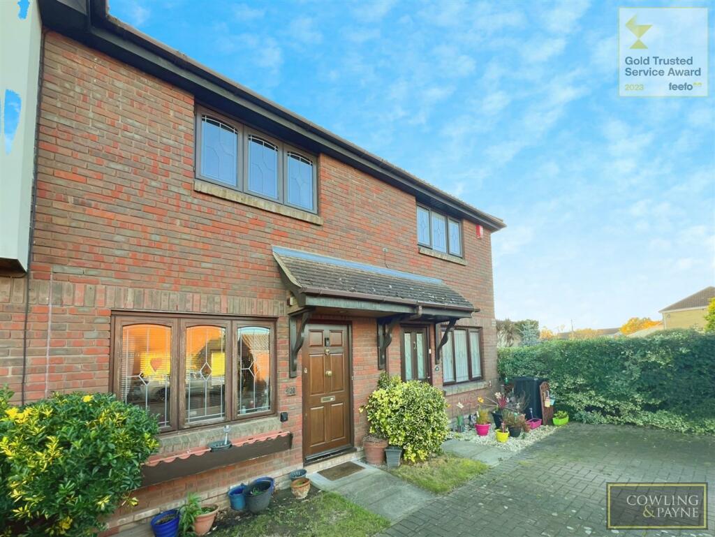 1 bedroom terraced house for sale in Staffa Close, Wickford, SS12