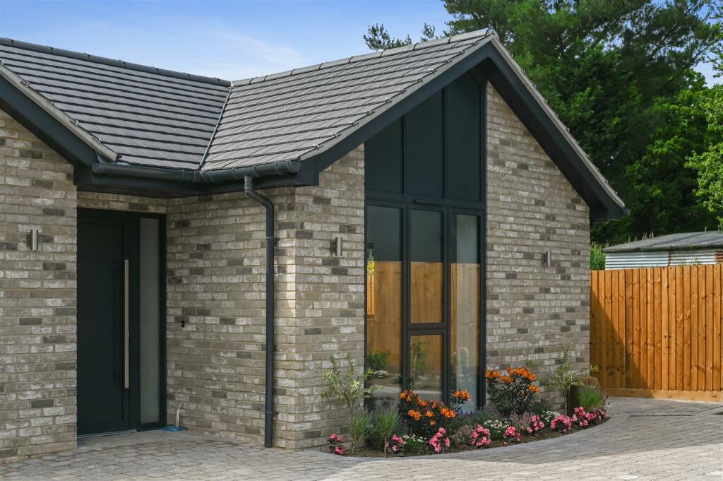 Additional property image - New Road, Little Burstead, Billericay