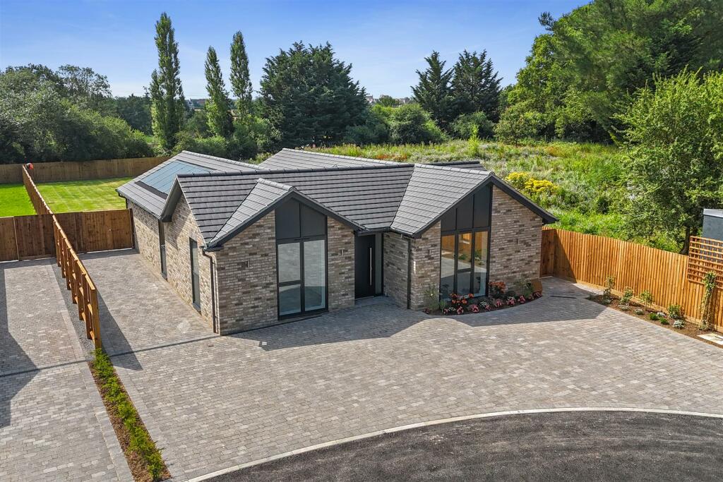 Additional property image - New Road, Little Burstead, Billericay