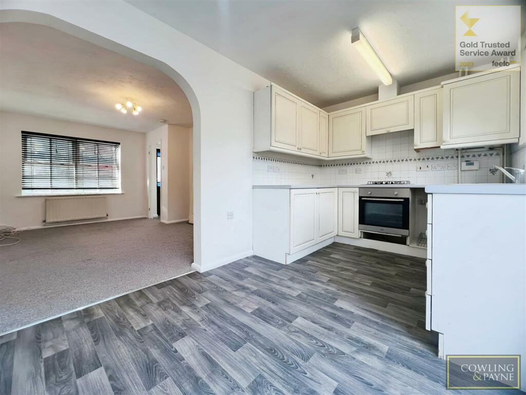 2 bedroom terraced house for sale in Ruthven Close, Wickford, SS12