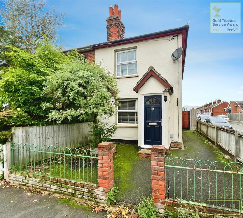 3 bedroom semidetached house for rent in Albert Road, BurnhamOn