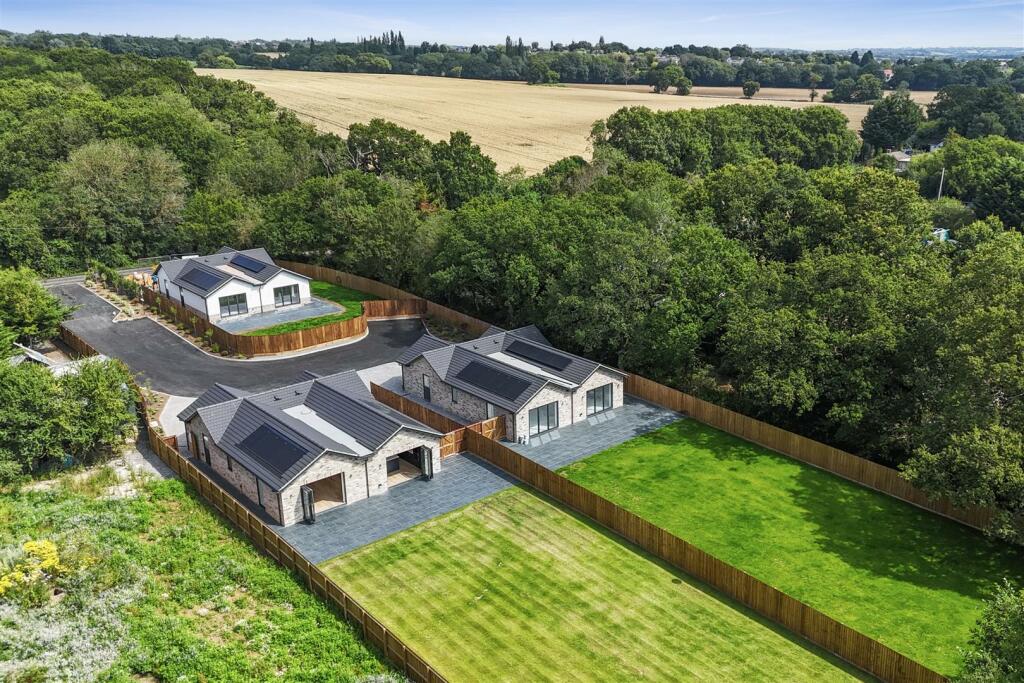 Additional property image - New Road, Little Burstead, Billericay