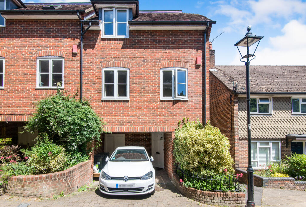 2 bedroom end of terrace house for rent in Winchester, Hampshire, SO23