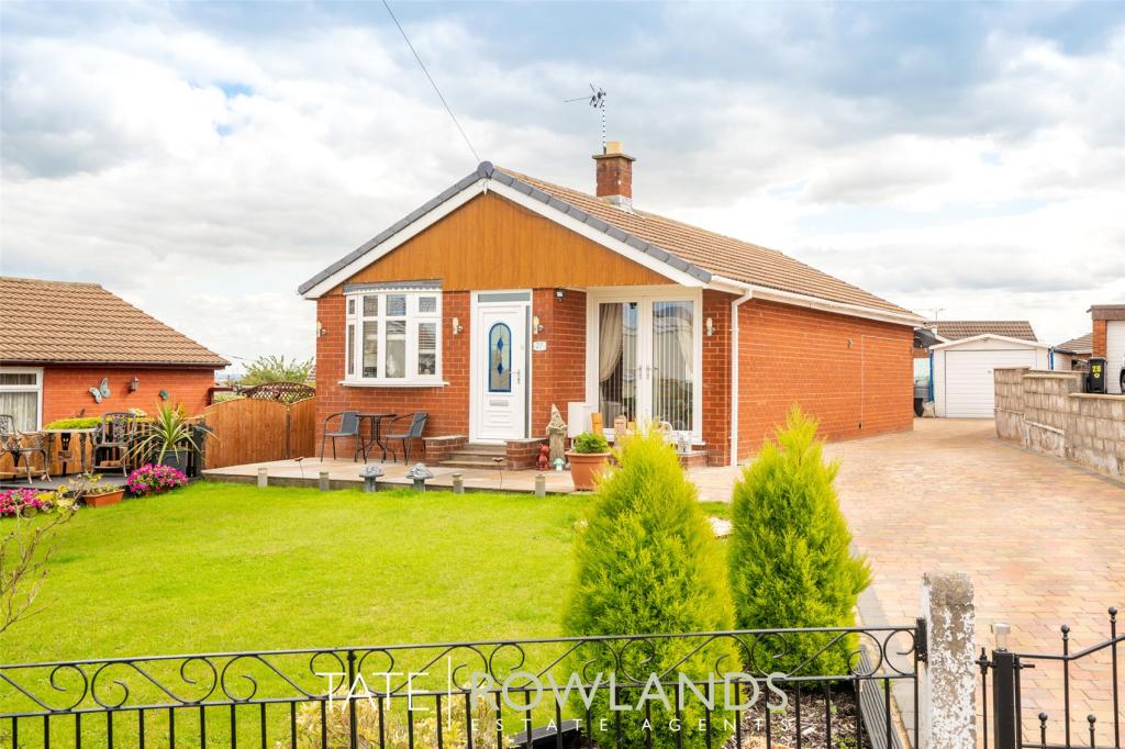 3 bedroom bungalow for sale in Edwin Drive, Flint, Flintshire, CH6